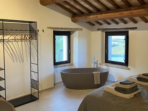 Agriturismo Brezza di Sera - Carrousel 10.jpg