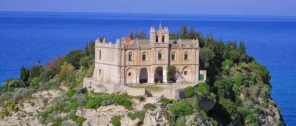 Calabrie Santuario di Santa Maria dell Isola di Tropea