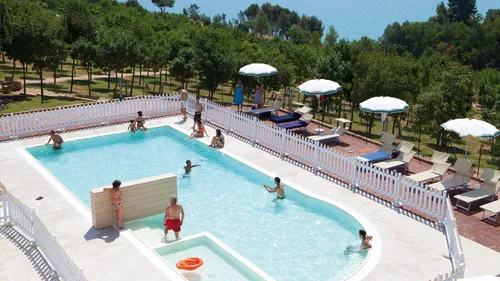 Contea dei Ciliegi - Algemeen 19