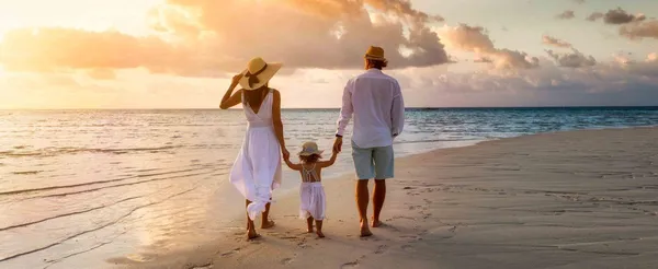 Strandwandeling zonsondergang B